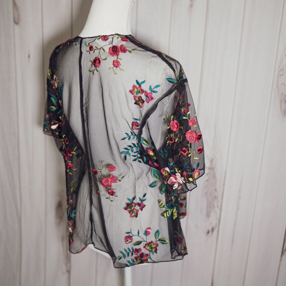 Urban Outfitters Kimchi Blue Sheer Black Floral Embroidered Top - XS - NWT - Picture 3 of 5